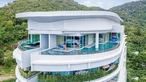 Pool - Veloche Group (Karon)