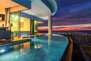 Ocean View Luxury Suite | 테라스/파티오