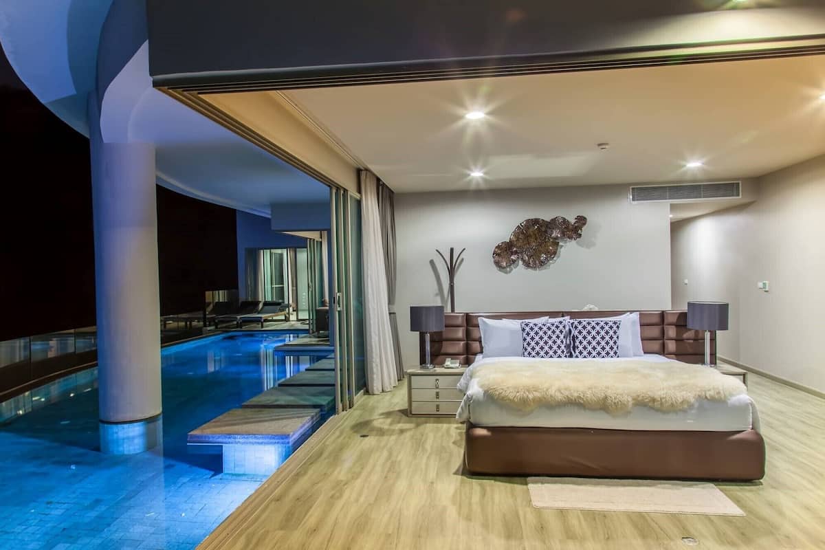 Ocean View Luxury Suite | Brankas, meja kerja, Wi-Fi gratis, dan seprai linen