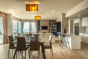 Ocean View Luxury Suite | Private kitchen - Veloche Group (Karon)
