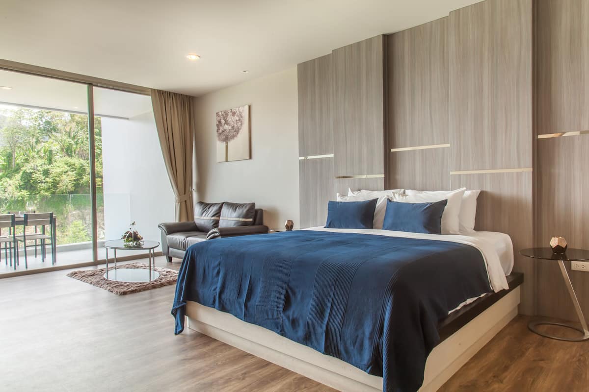 Kamar Deluks | Brankas, meja kerja, Wi-Fi gratis, dan seprai linen
