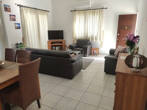 Family Villa | Living room