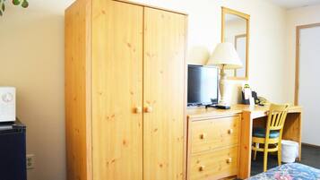 1 bedroom, in-room safe, iron/ironing board, WiFi