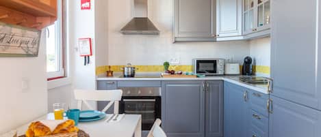 Apartment, 2 Bedrooms, City View | Private kitchen | Full-sized fridge, microwave, oven, stovetop