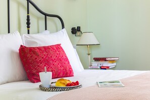 Apartment, 2 Schlafzimmer, Stadtblick | 2 Schlafzimmer, individuell dekoriert, Babybetten, kostenloses WLAN