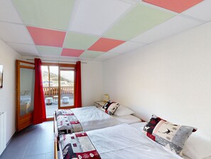 Camera Deluxe con letto matrimoniale o 2 letti singoli | Una scrivania, postazione laptop, insonorizzazione, Wi-Fi gratuito