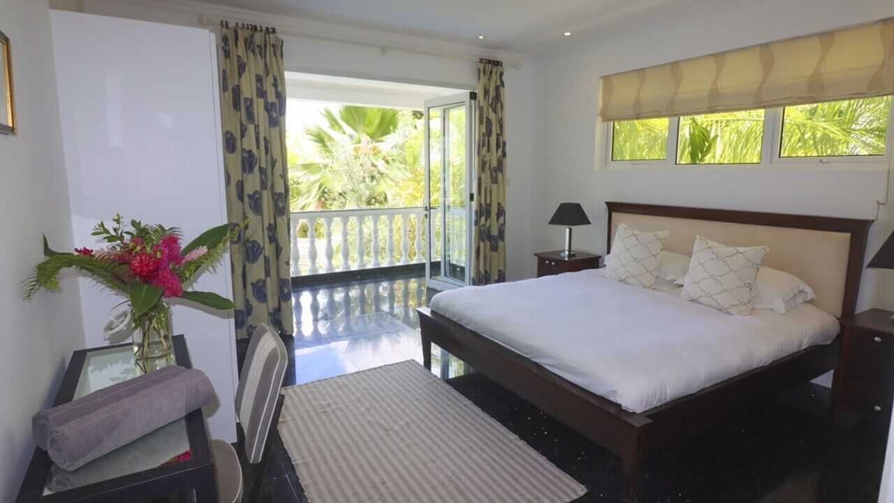 Comfort Villa, Courtyard View | In-room safe, individually decorated, individually furnished, desk