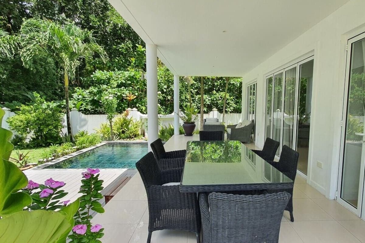 Luxury Villa, Garden View | Terrace/patio
