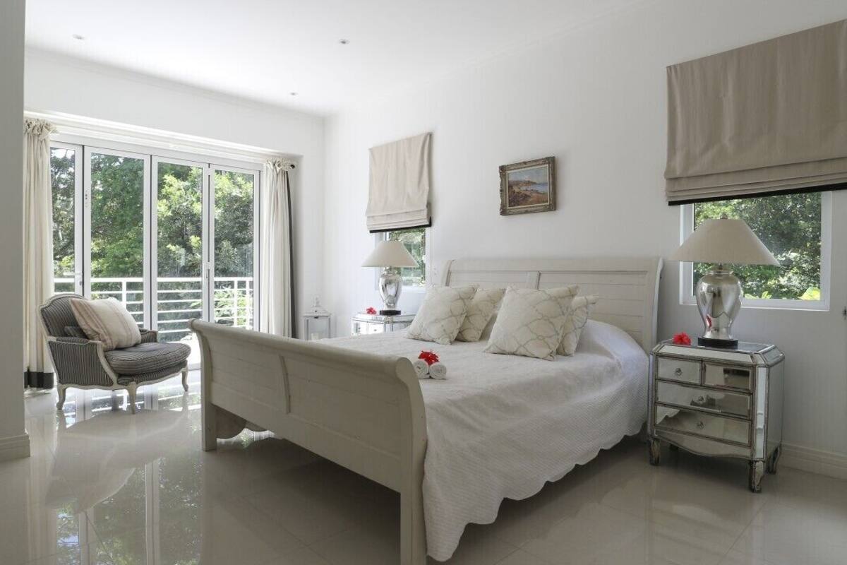 Luxury Villa, Garden View | In-room safe, desk, laptop workspace, soundproofing