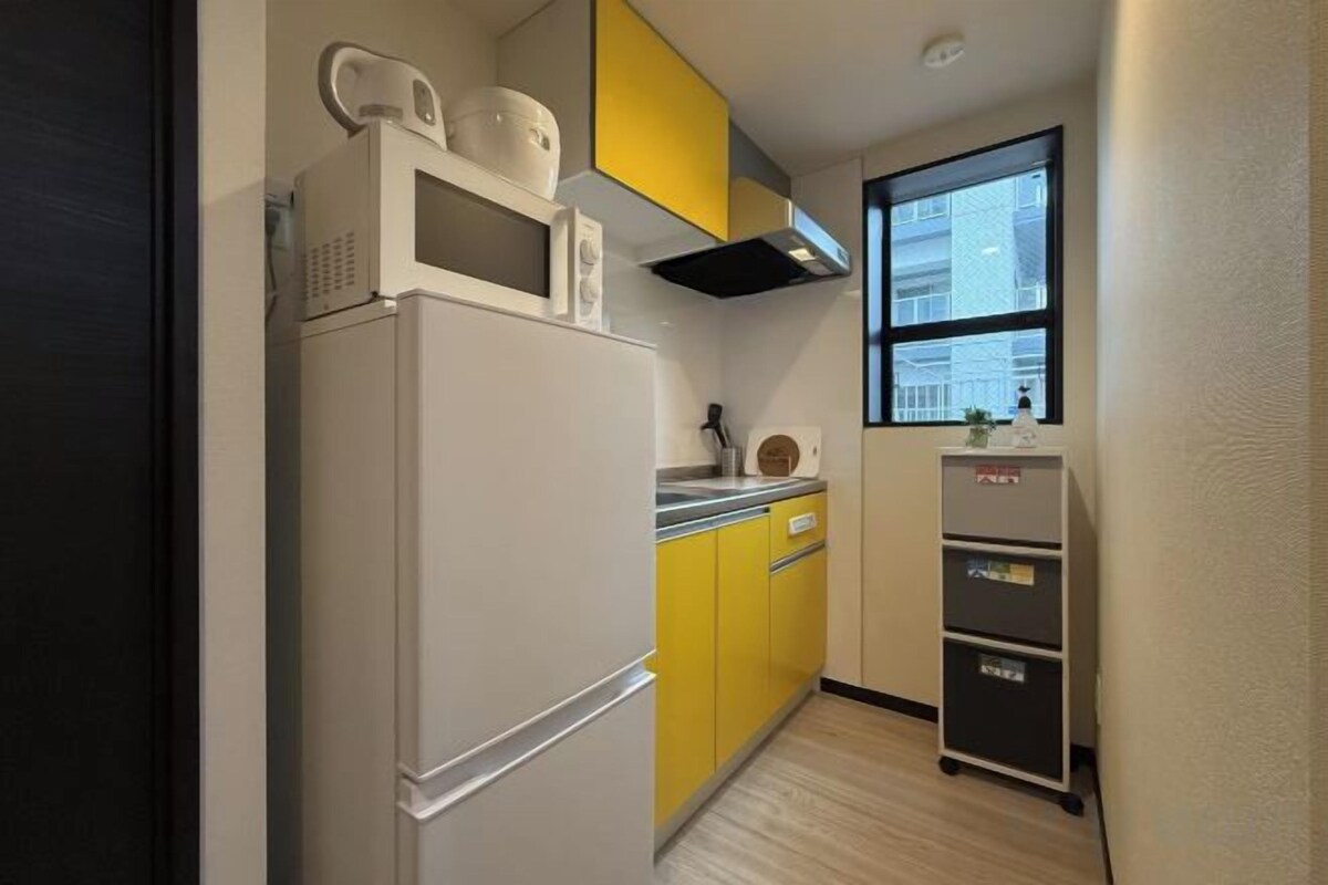 Cucina privata | Frigorifero, microonde, bollitore elettrico, prodotti per la pulizia