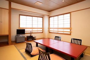 Japanese Style Room for 5 People with Private Bathroom | In-room safe, free WiFi, bed sheets - Saigiku no yado (Iwaki)