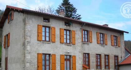 Cozy cottage with garden, pet-friendly, perfect for nature and hiking in Auvergne