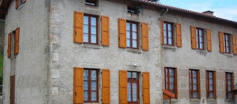 Cozy cottage with garden, pet-friendly, perfect for nature and hiking in Auvergne