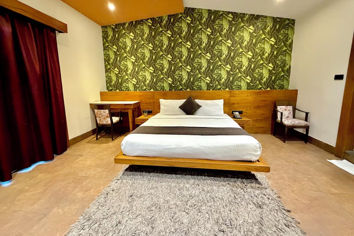 Minibar, in-room safe, desk, blackout curtains