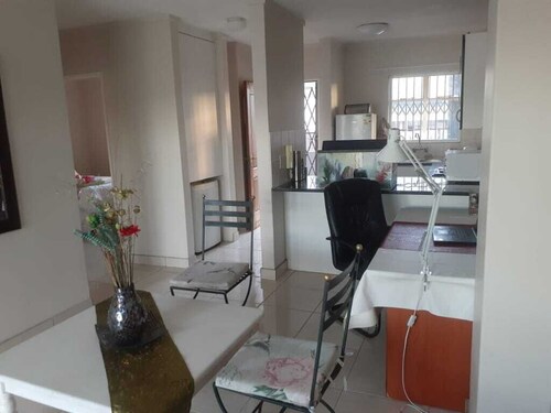 Appartement entier @Menlyn Place, à Menlyn Maine