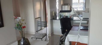 Entire Apartment @Menlyn Place, in Menlyn Maine