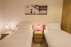 2 chambres, fer et planche à repasser, Wi-Fi gratuit, draps fournis