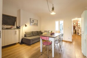 Apartment, 2 Schlafzimmer | Wohnbereich