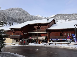 Exterior - Cozy Apartment for 2-4 People, Central Location, Near Ski Slopes, Pool Access in Summer (Arêches-Beaufort)