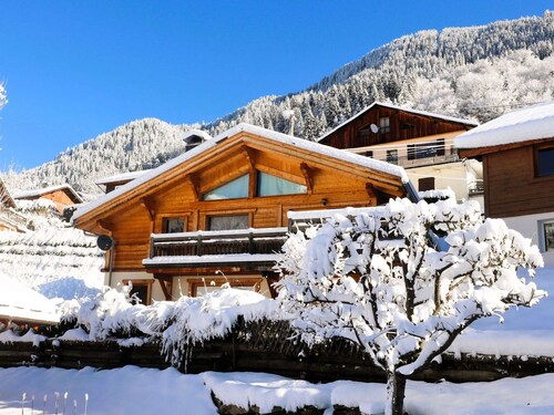 Chalet récent, calme, 8 pers, exposé sud avec terrasse ensoleillée à Arêches-Beaufort
