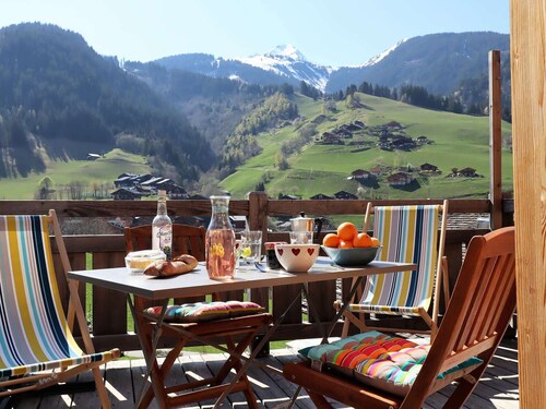 Chalet récent, calme, 8 pers, exposé sud avec terrasse ensoleillée à Arêches-Beaufort