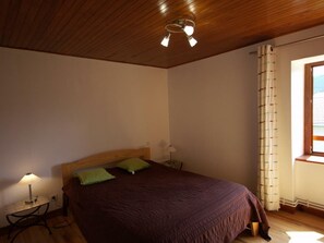 2 bedrooms - Charming 2-bedroom home, pets allowed, mountain (La Chambonie)