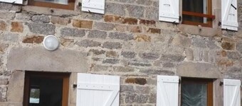 Charming 2-bedroom home, pets allowed, mountain