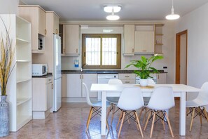 Fridge, microwave, oven, dishwasher