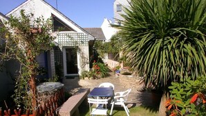 Unclassified image, 2 of 16, button - Cozy House 100m from Sea with WIFI, Parking, in Trégastel Center (Trégastel)