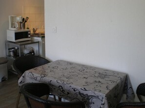 In-room dining - Appart Hotel de la Paix (Barcelonnette)