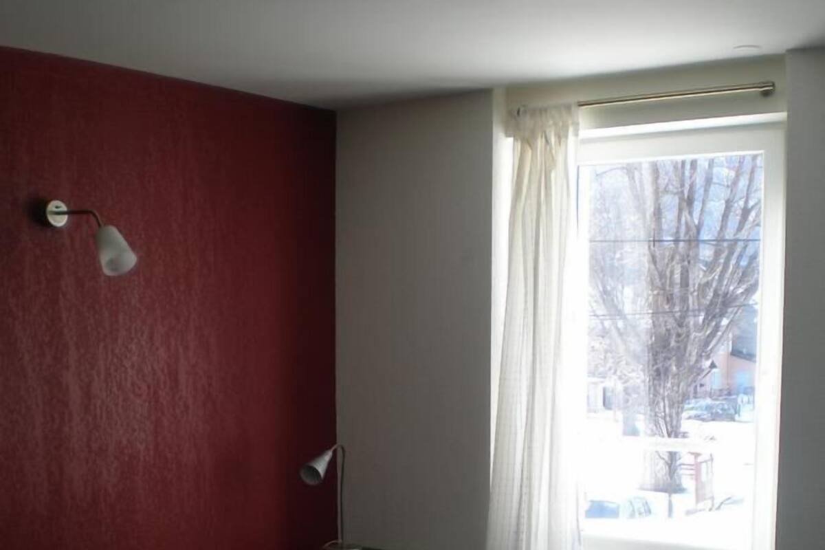 Free WiFi, individually decorated, individually furnished, bed sheets