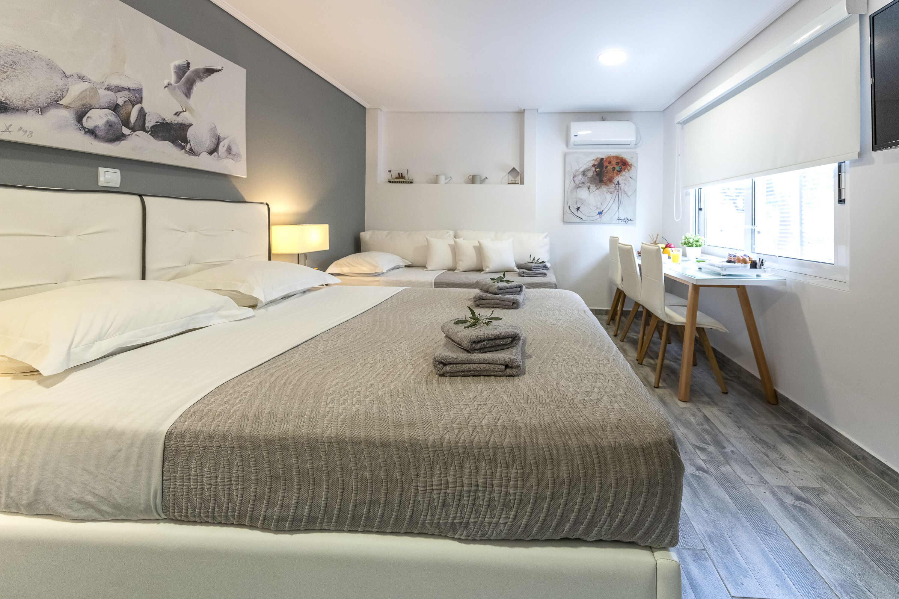 Deluxe Triple Room with Jetted Shower | Draps en coton égyptien, literie de qualité supérieure