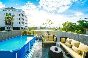 Outdoor pool - Milk Homestay (Wujie)