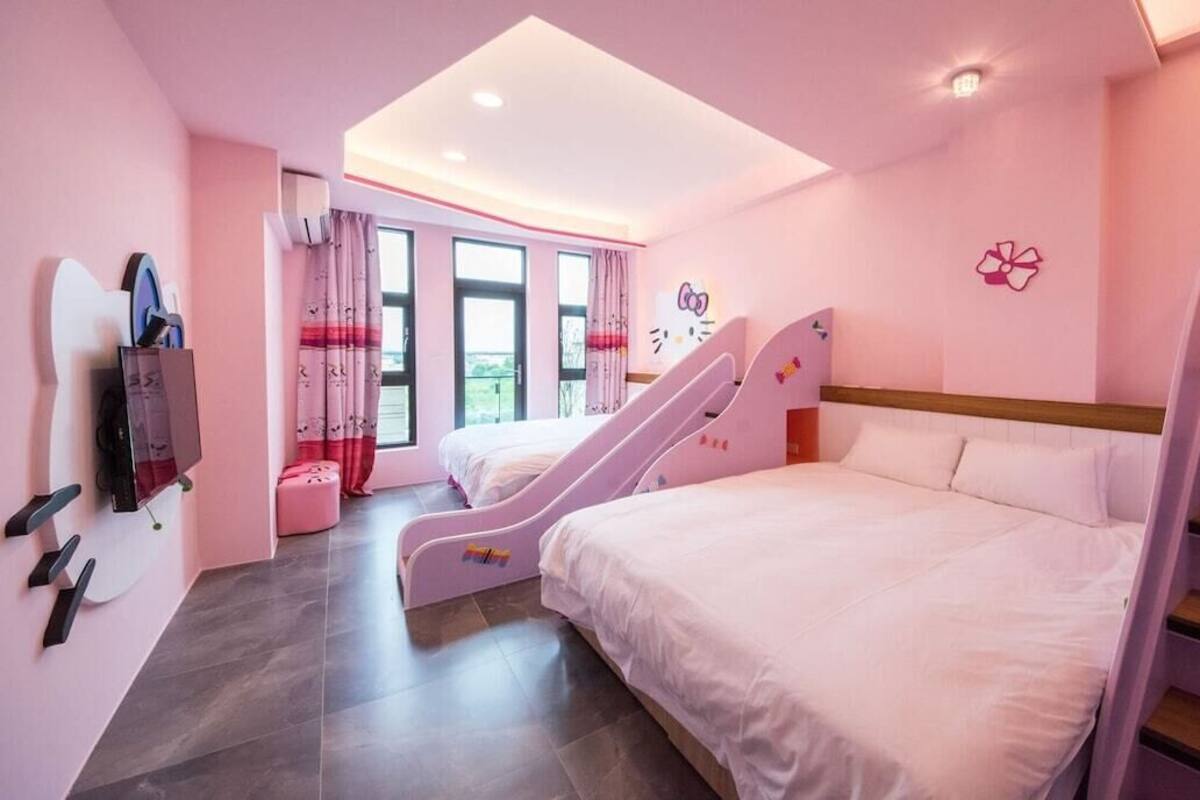 Deluxe family room | Free WiFi