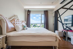 Deluxe Double Room with Bathtub | Individually furnished, free WiFi - Milk Homestay (Wujie)