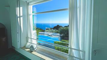 Double Room, Sea View | Soundproofing, bed sheets