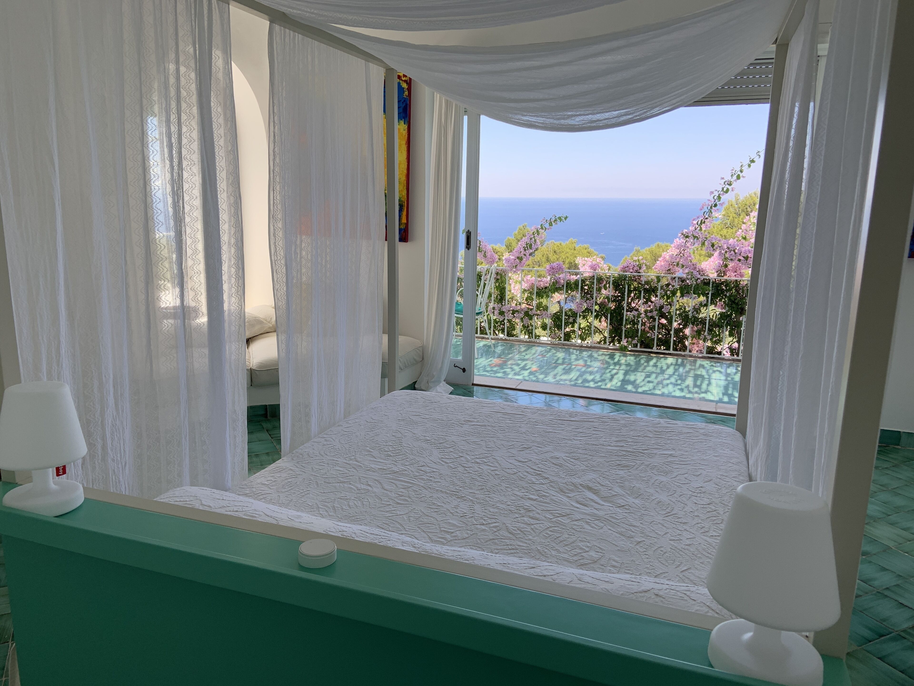 Quarto casal luxo, sacada, vista para o mar | Quartos à prova de som, roupa de cama