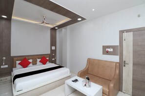 Room - Capital O 40199 Hotel Kaushiki (Purnia)