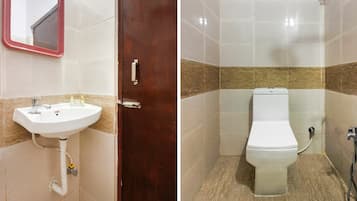 Deluxe Double Room | Bathroom | Shower, towels