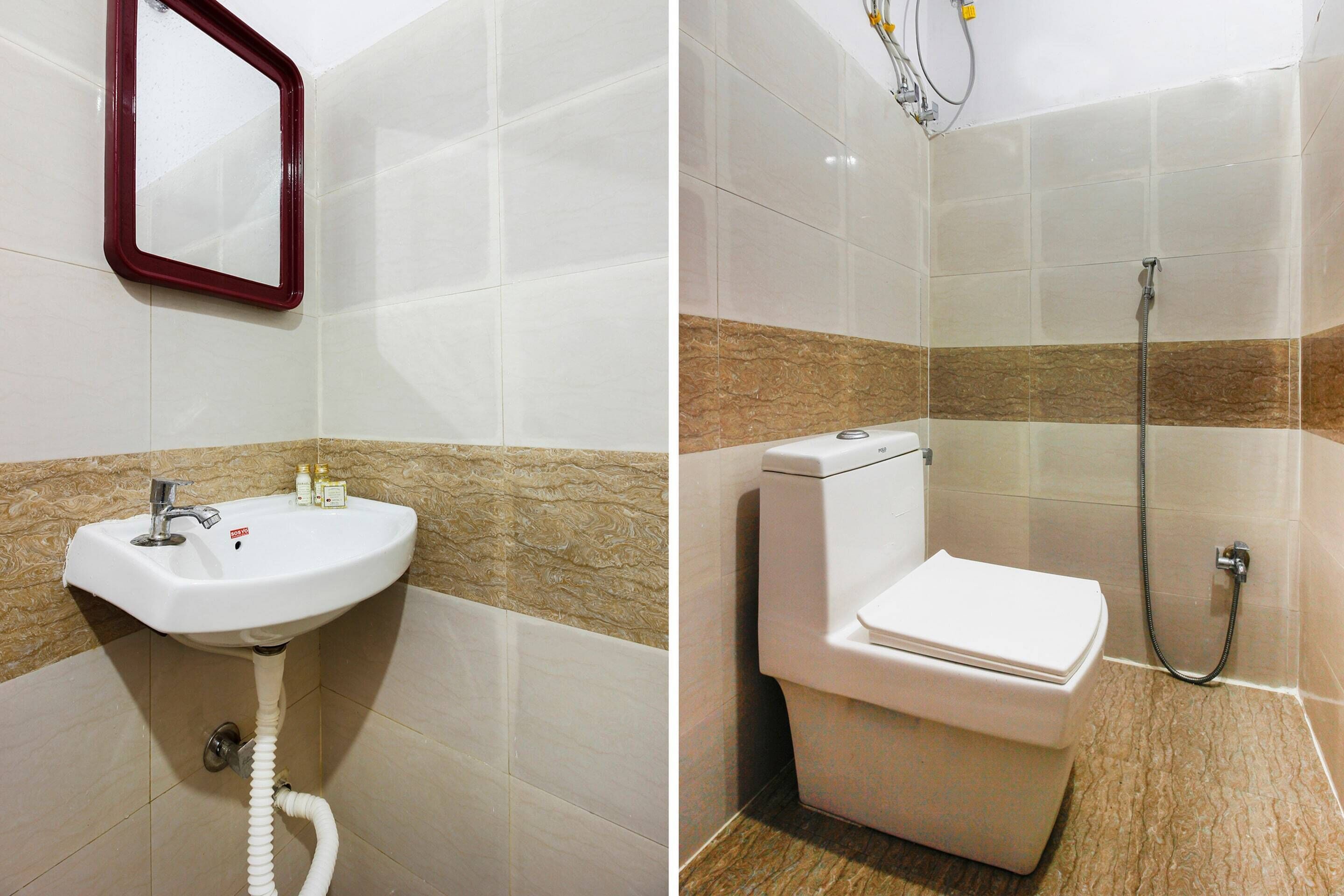 Kamar Double Standar | Kamar mandi | Shower dan handuk