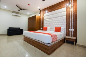 Bed sheets - Capital O 28712 The Shivaay Hotel (Mohali)