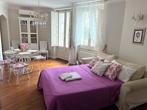 2 dormitorios, escritorio, tabla de planchar con plancha y wifi gratis