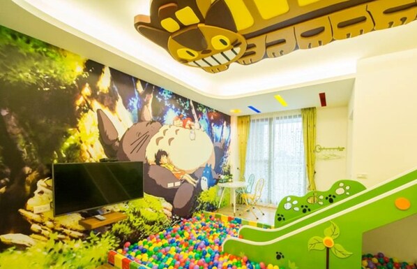 4 人部屋 バルコニー | 客室ごとに異なるインテリア、WiFi (無料)、ベッドシーツ