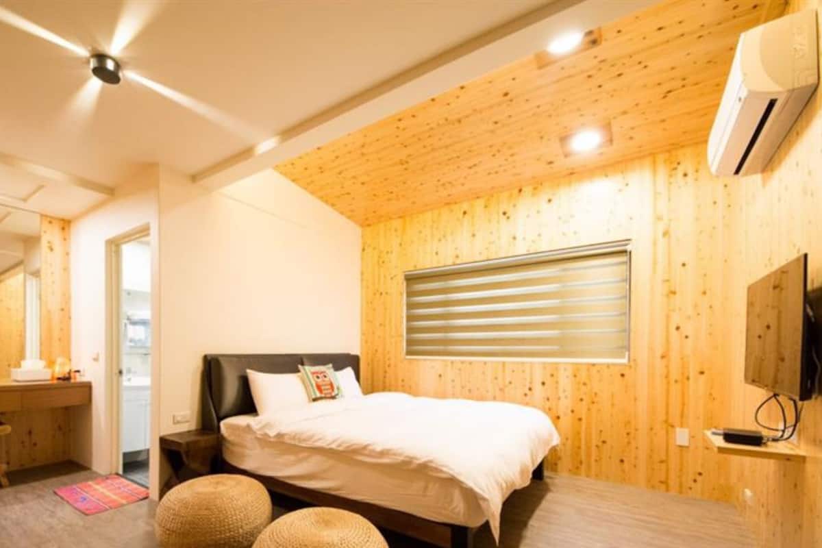 Individually furnished, free WiFi, bed sheets