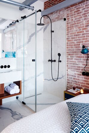 雙人房 | 浴室淋浴間