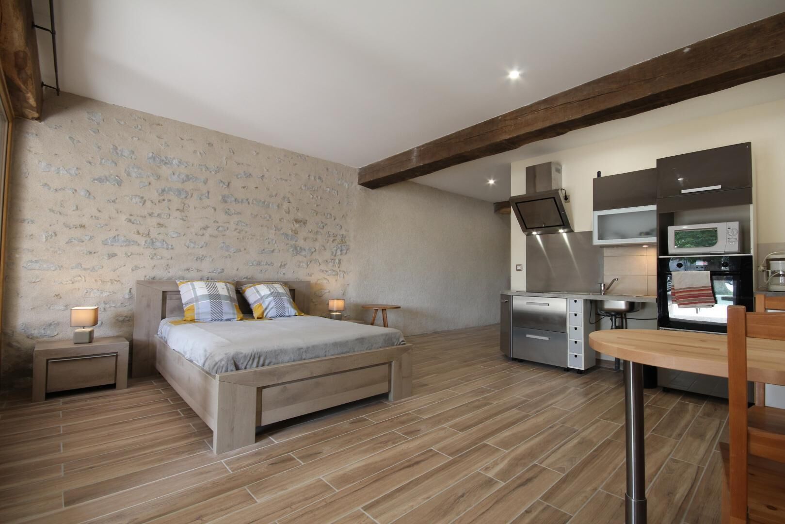 8 chambres, fer et planche à repasser, lit parapluie, Wi-Fi