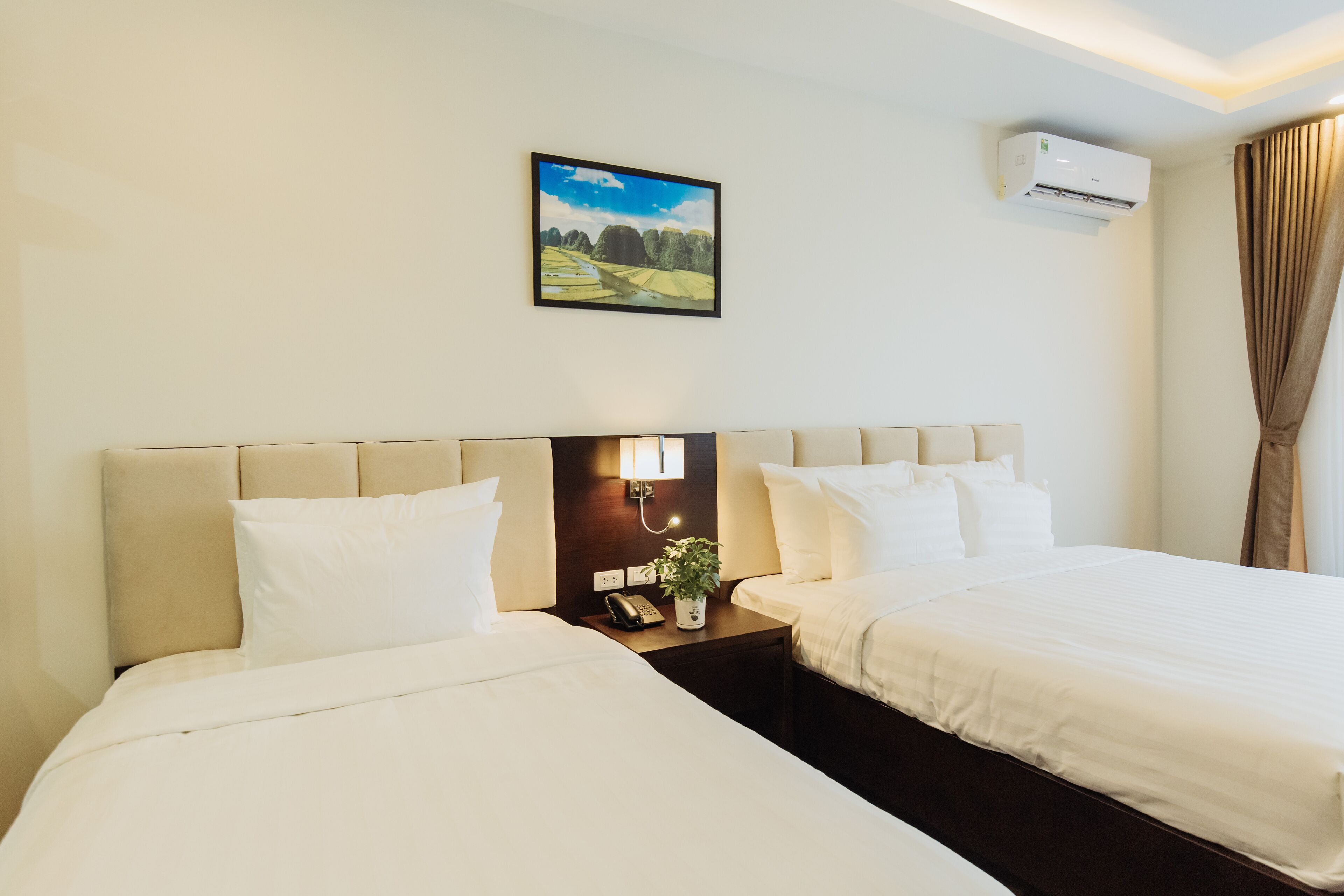 family suite, balcony | 1 bedroom, minibar, in-room safe, desk