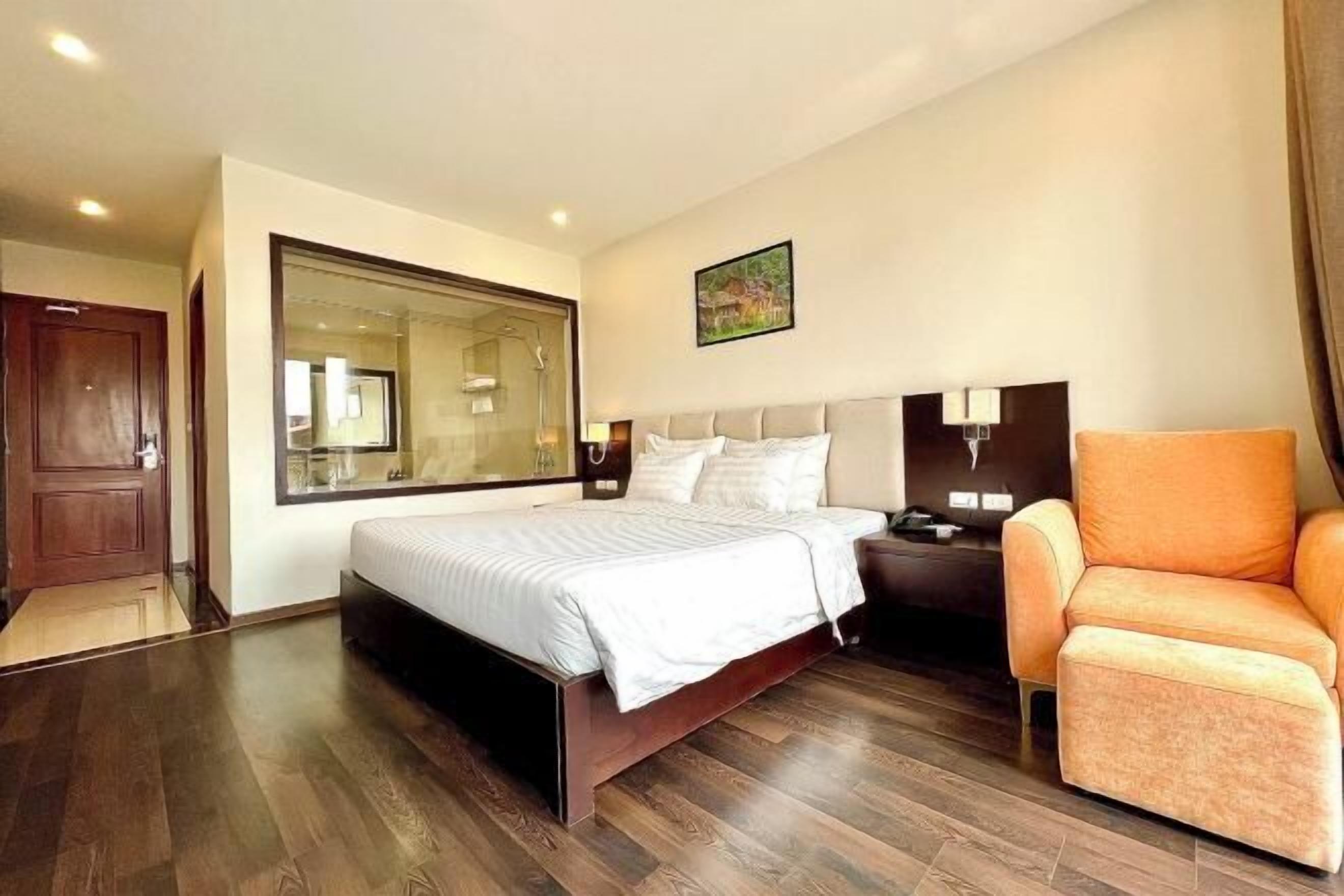 Minibar, in-room safe, desk, laptop workspace