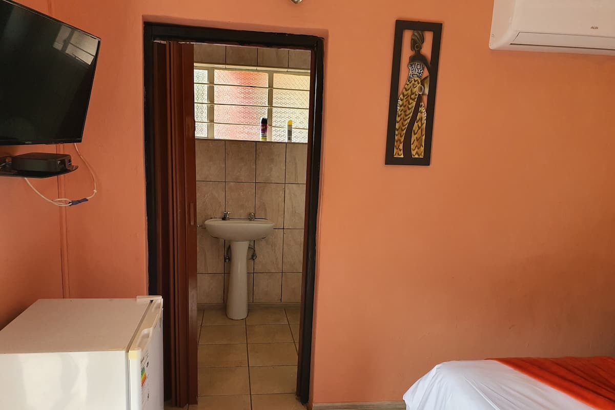 Double Room | Bathroom amenities