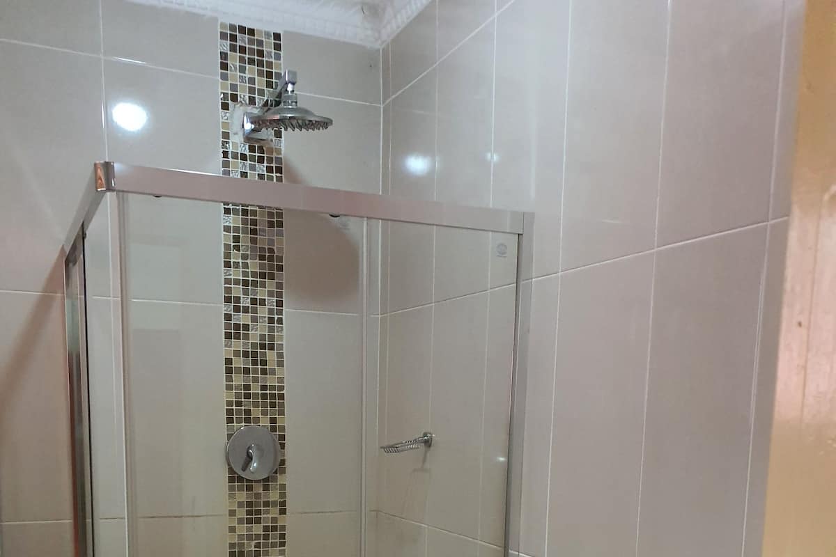 Deluxe Twin Room, 2 Single Beds | Bathroom